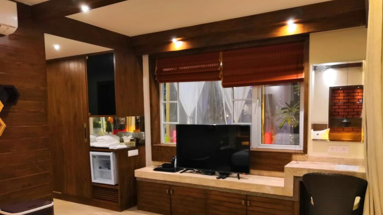 Shivers Oasis Luxury Boutique Resort 坎多林 外观 照片